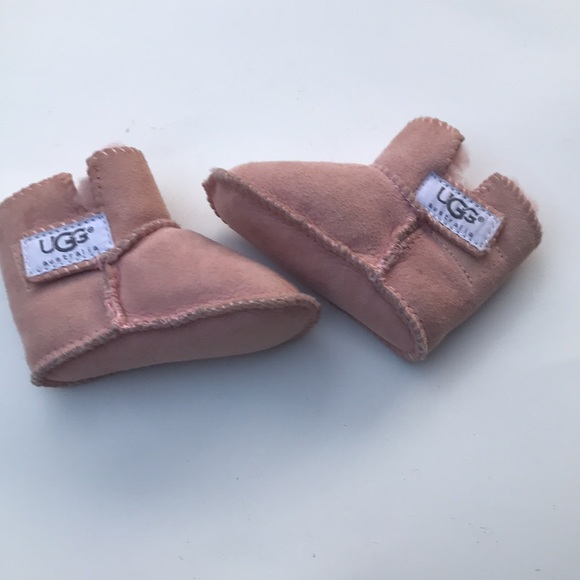 Ugg’s shearling boots pink baby girl size small - Picture 3 of 5